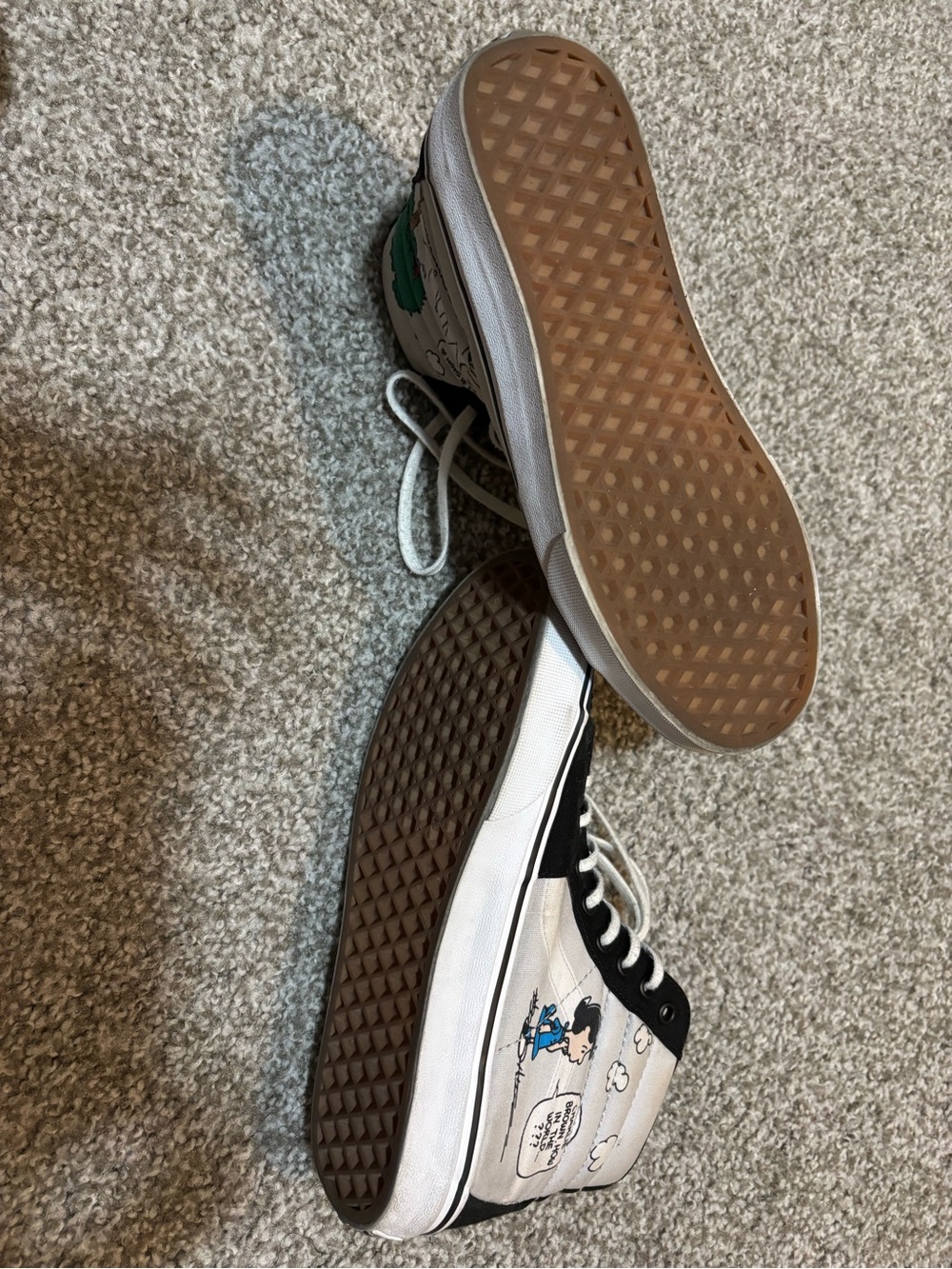 Peanuts High-Top Sneakers in Black, White, Green - Picture 5 of 6